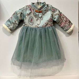 Jintong Chencbao girls Chinese dress. Excellent condition